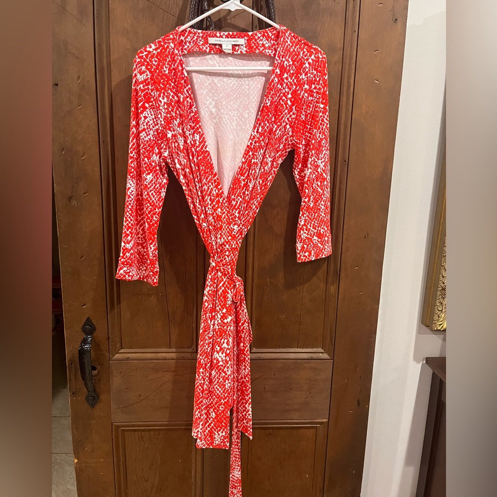 DIANE vonFURSTENBERG WRAP DRESS